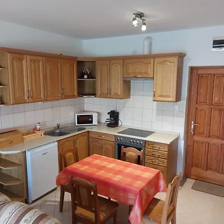 Yvette Apartman