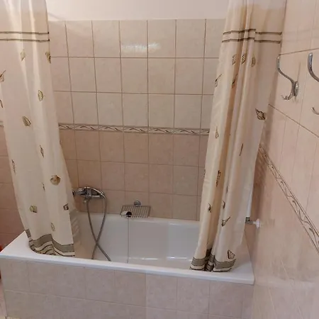 Yvette Apartman Apartment Cserkeszolo